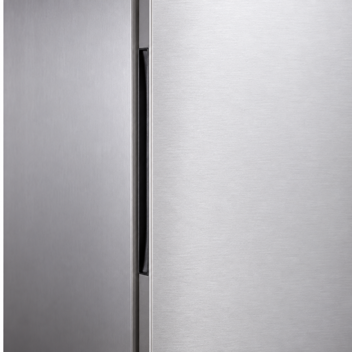 XF400SS recessed door handle and steel finish detail