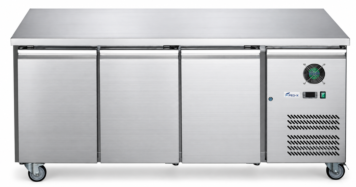 XUB6F18S3V cleaned studio product photo